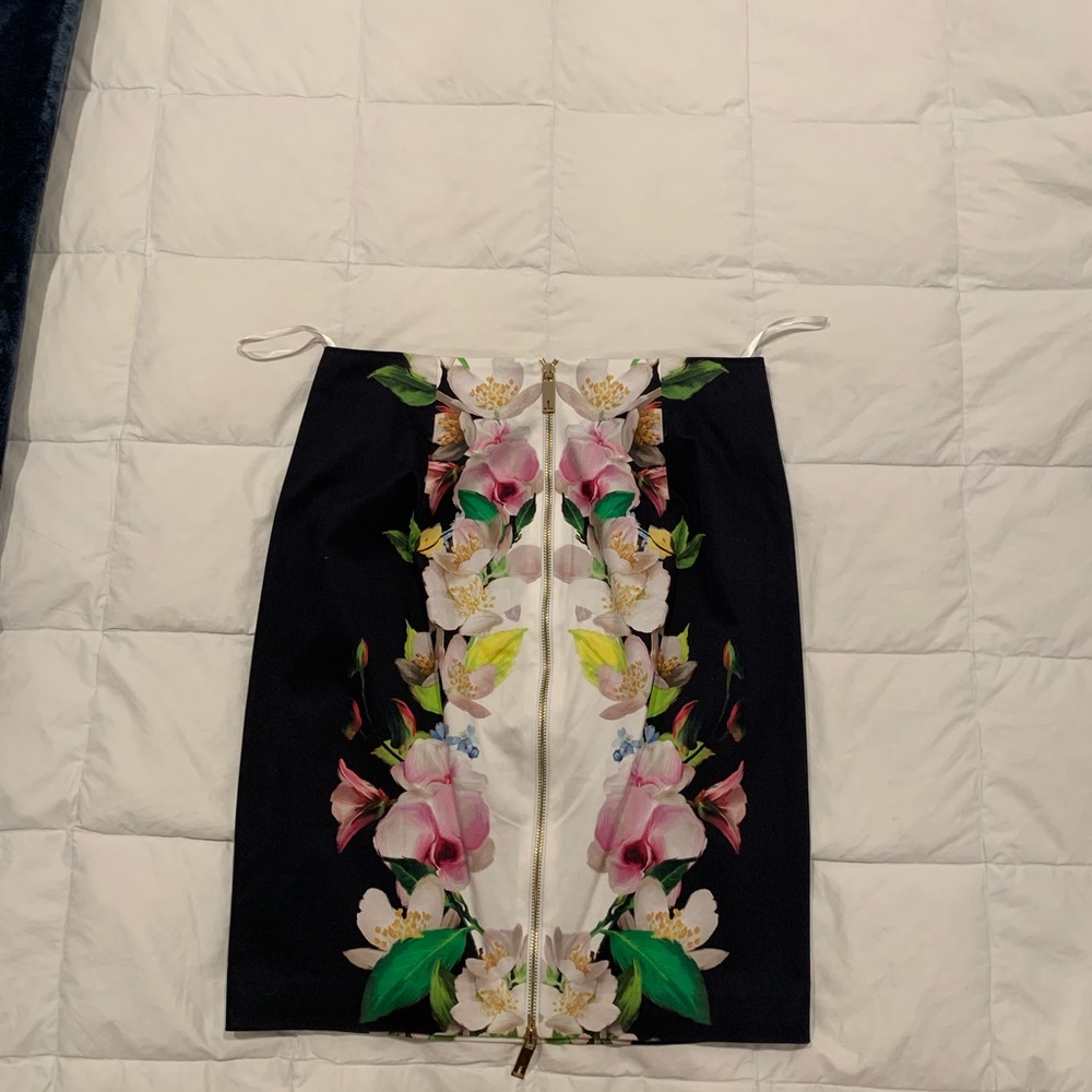 Ted Baker Dayian Floral Pencil Skirt - Size 6 - Picture 2 of 6